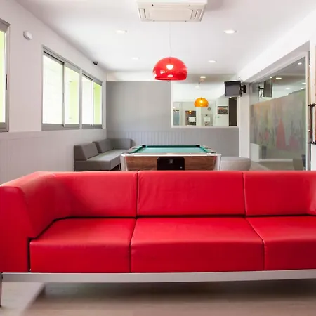 Residencia Tomás Alfaro Fournier * Vitoria
