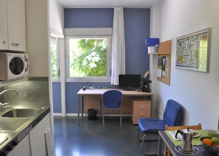 Residencia Resa Tomas Alfaro Fournier Apartment *