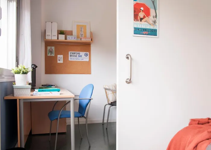 Residencia Resa Tomas Alfaro Fournier *